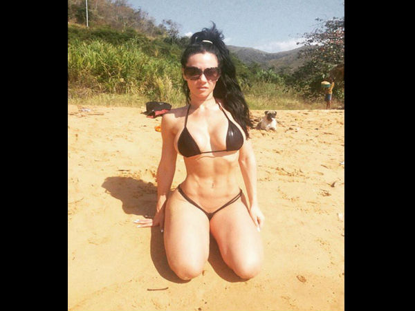  तोड़ दी गर्दन, शरीर को नाखूनों से खरोंचा