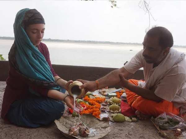 'शिव की नगरी में अनुष्ठान से बेटे को मोक्ष'