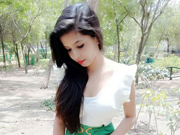 इंटरनेट क्वीन बनीं मिस 'ढिंचैक पूजा' 