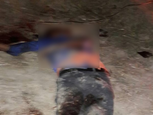 PICS: दो गुटों में अपनी पार्टी के समर्थन को लेकर जंग, 5 लोगों की मौत