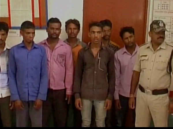 कहते थे गद्दार, साफ कराते थे शौचालय