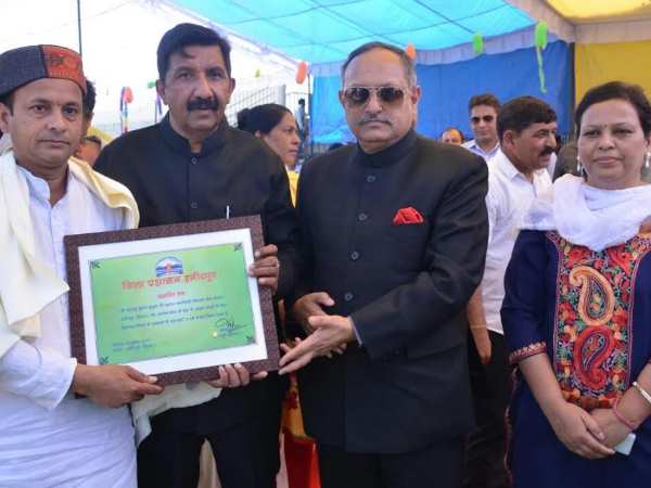 समाजसेवा के लिए नहीं की शादी