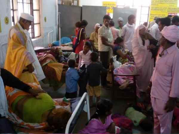 जय गुरुदेव के अनुयायियों से भरी बस पलटी, कई श्रद्धालु घायल