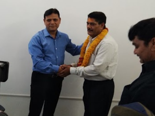 बेटे ने बढ़ाया सम्मान, अब ड्राइवर से पहले IAS के पिता हैं मानसिंह बेटे ने बढ़ाया सम्मान, अब ड्राइवर से पहले IAS के पिता हैं मानसिंह