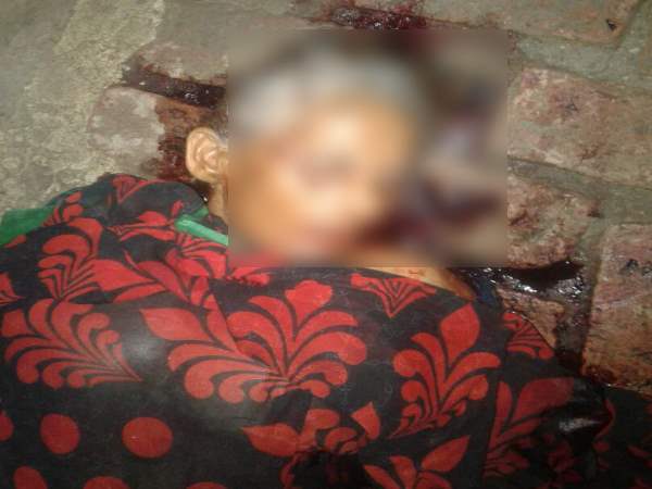 रात 2 बजे शराबी बेटे ने मां से मांगे पैसे, फिर चाकूओं से गोदकर ले ली जान
