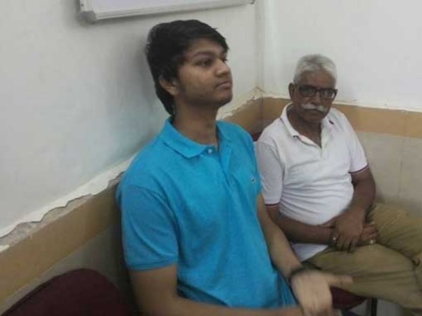 मां का मर्डर करके फर्श पर खून से बना दी स्‍माइली