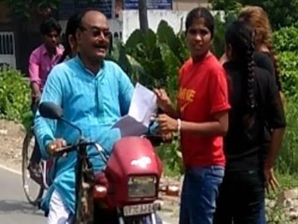 देखिए हाइवे की वो हसीनाएं जो देती थीं हुस्न का सिग्नल 