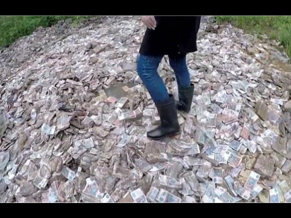 Russian explorers find £13.5million in old Soviet money in an abandoned mine Russian explorers find £13.5million in old Soviet money in an abandoned mine