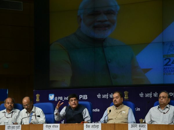 पीयूष गोयल ने गिनाई 3 साल की उपलब्धि, कहा- यूपी के सिर्फ 6 गांवों में नहीं पहुंची है बिजली