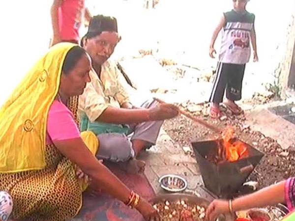 किशन पर साईं कृपा तो मुन्नी बेगम हुईं शनि देव की जोगन किशन पर साईं कृपा तो मुन्नी बेगम हुईं शनि देव की जोगन