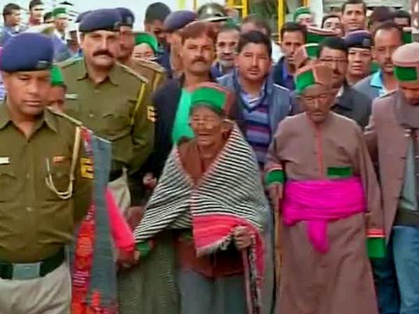 PICS: आज 100 साल के हो गए देश के पहले मतदाता......श्याम शरण नेगी