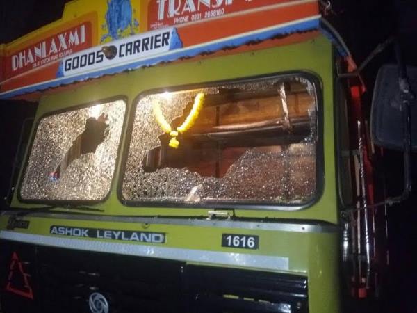 महाराष्ट्र में किसानों की हड़ताल, शहरों में नहीं पहुंचने देंगे सब्जी और दूध