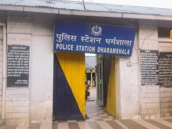 पति को छोड़ प्रेमी का घर बसाने चली गई नवविवाहिता पति को छोड़ प्रेमी का घर बसाने चली गई नवविवाहिता