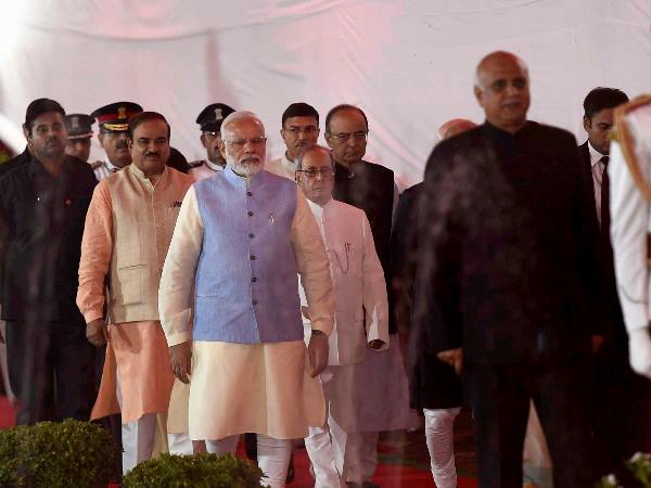 पीएम और राष्ट्रपति का हुआ स्वागत