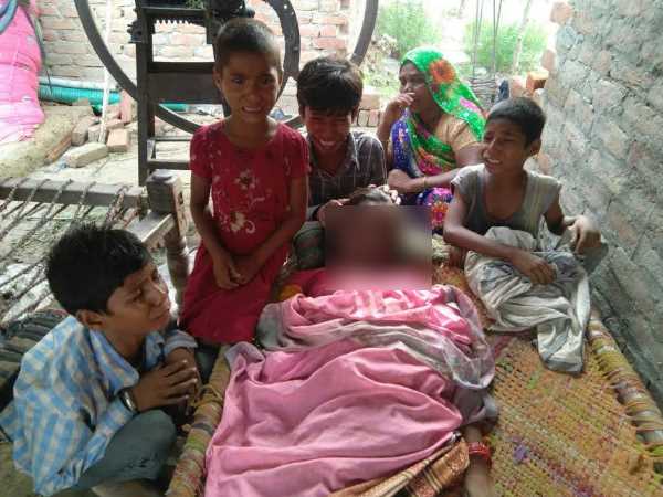 अब कौन खिलाएगा रोटी?, ये भी तो अभी बच्चे हैं