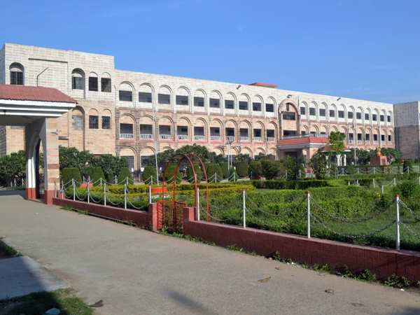 डीएम ने दिए मामले की जांच के आदेश डीएम ने दिए मामले की जांच के आदेश