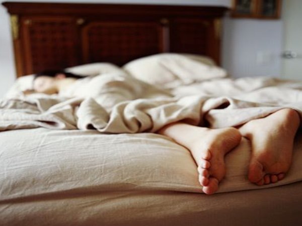 जब देखा बेटी को इस हाल में तो बाप काबू नहीं कर पाया...