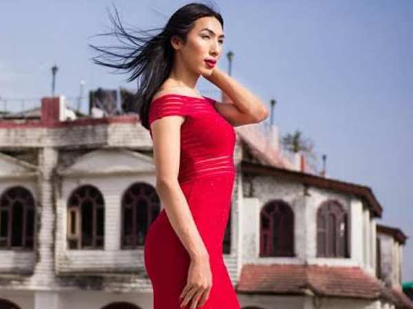 'मैं अपने आपको अपने आईने में देखती हूं'