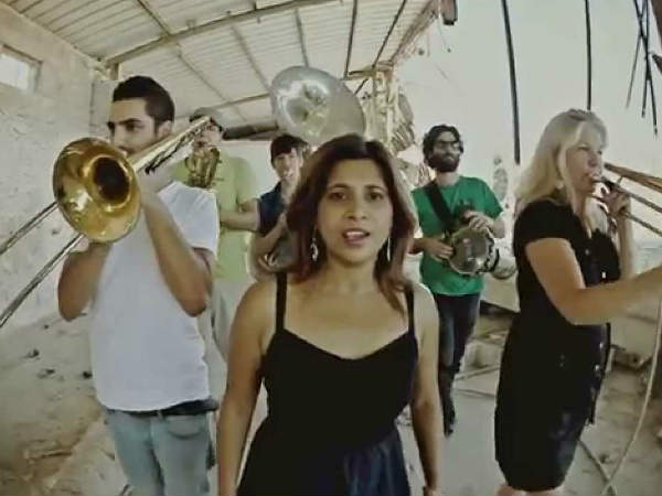 कौन हैं लियोरा 