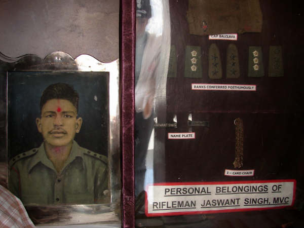 12000 फीट की ऊंचाई पर बना है स्‍मारक