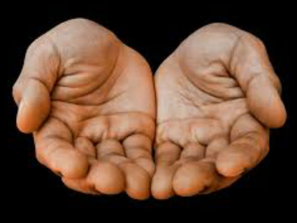 हृदय रेखा पर क्रॉस का चिन्ह हृदय रेखा पर क्रॉस का चिन्ह