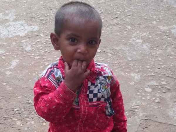 पड़ोसी के मुर्गे ने किया बच्चे पर हमला