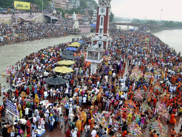 प्रकाश की ओर ले जाने वाले को 'गुरु' कहते हैं