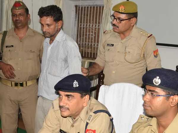 अपने ही बुने गए जाल में फंस गया चोर