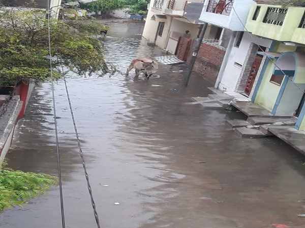 राहत शिविरों पर काम शुरू 