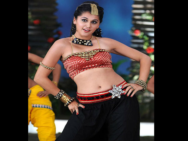  नाभि पर फेंक दिया नारियल