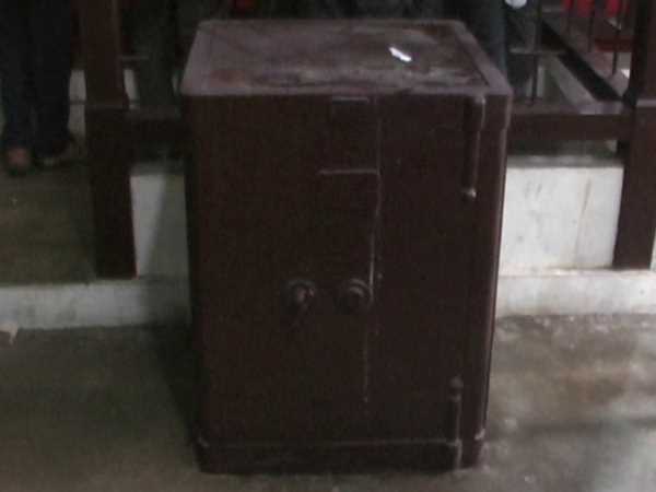 दस लोग मिलकर भी हिला नहीं पाते!