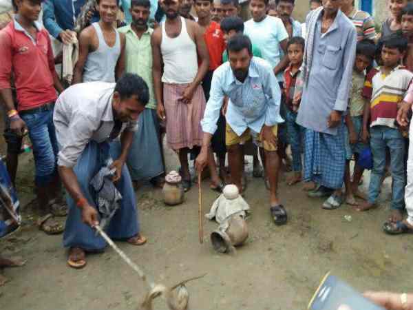 कमरे में जाते ही पति चौंक गया