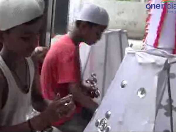 'मजहब नहीं सिखाता, आपस में बैर रखना'