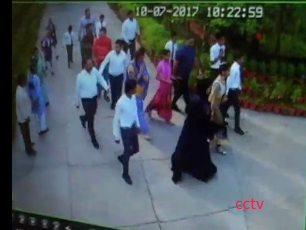 याकूब कुरैशी की बेटी की गुंडई