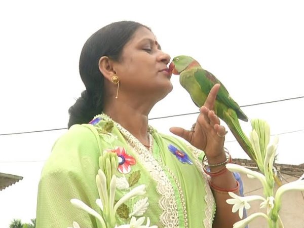 अंग्रेजी पप्पी लेता है 'अंग्रेज'