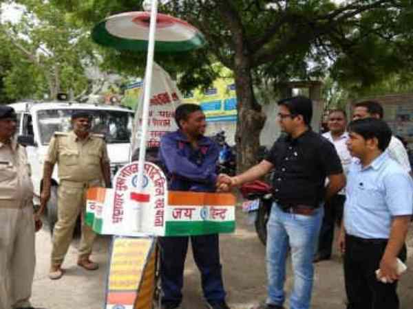 अन्ना हजारे को मानते हैं प्रेरणास्रोत