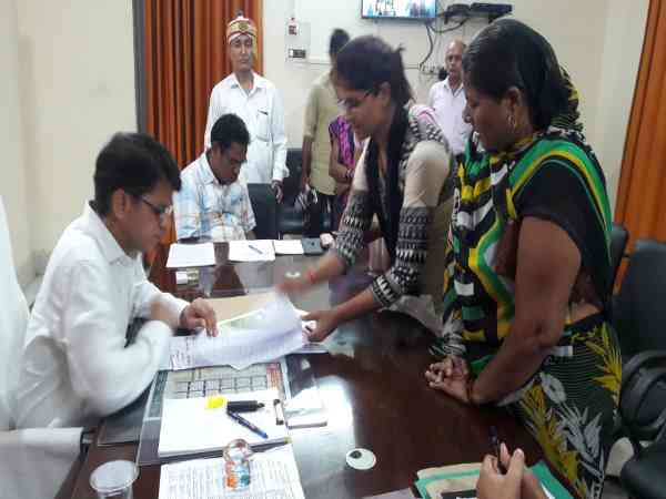 अधिकारियों ने 4 महीनों तक नहीं सुना अधिकारियों ने 4 महीनों तक नहीं सुना