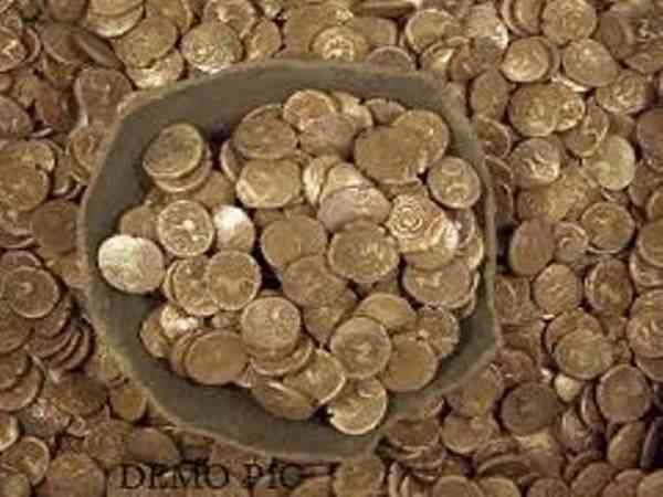 अंग्रेजों के जमाने के है सिक्के अंग्रेजों के जमाने के है सिक्के