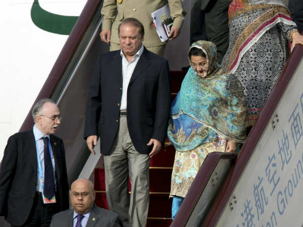 सोशल मीडिया पर तख्‍तापलट की चर्चा 