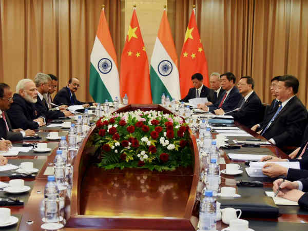 दोनों पक्ष बरतें संयम 