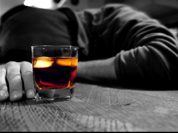 बार में पसंदीदा गाना सुनने के लिए दिया 10 हजार बार में पसंदीदा गाना सुनने के लिए दिया 10 हजार