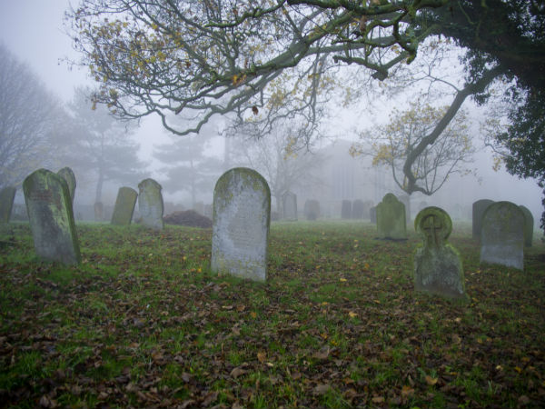 कैसे हुई दफनाने की शुरुआत