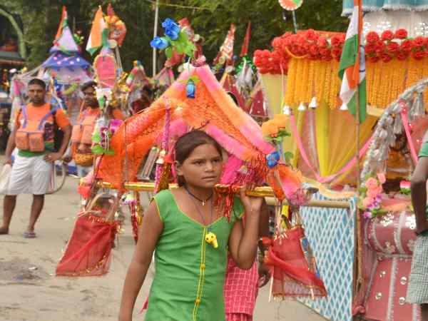 पुलिस भी रखे है नजर