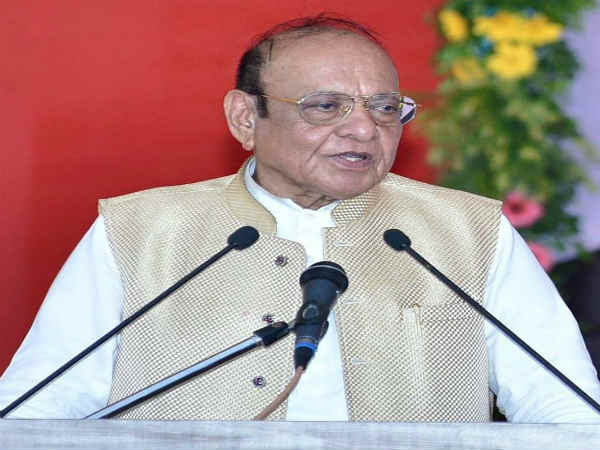 सन्यास पर भी लगाए जा रहे कयास