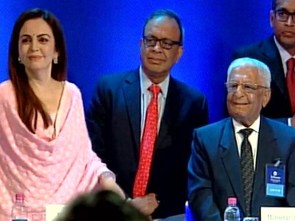 जियो फोन में टीवी केवल की भी सुविधा