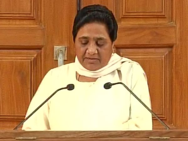 मायावती को मिल सकता है अखिलेश का साथ