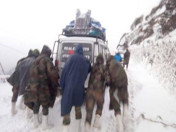 अभी 496 किलोमीटर का रास्ता