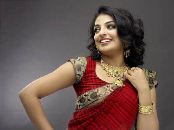 निजी फोटो के बदले मांगता था 70 लाख