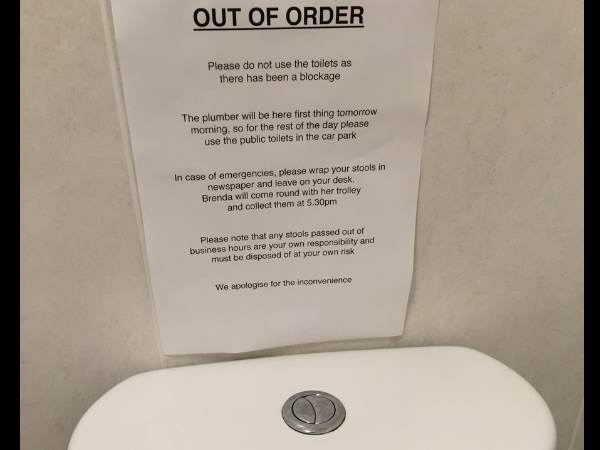 लंदन के एक ऑफिस में लगा अजीब नोटिस