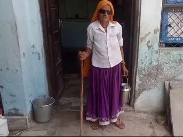 इंस्पेक्टर के प्रयासों से गांव हुआ शराबमुक्त इंस्पेक्टर के प्रयासों से गांव हुआ शराबमुक्त